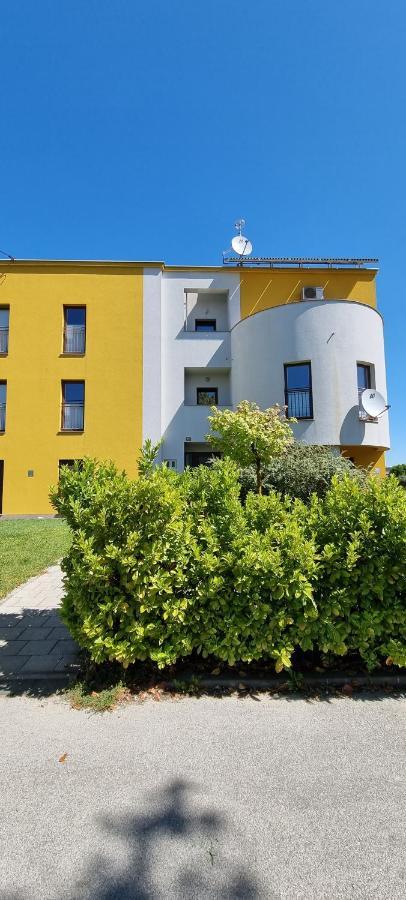 Apartamento Oaza Klara Karlovac Exterior foto